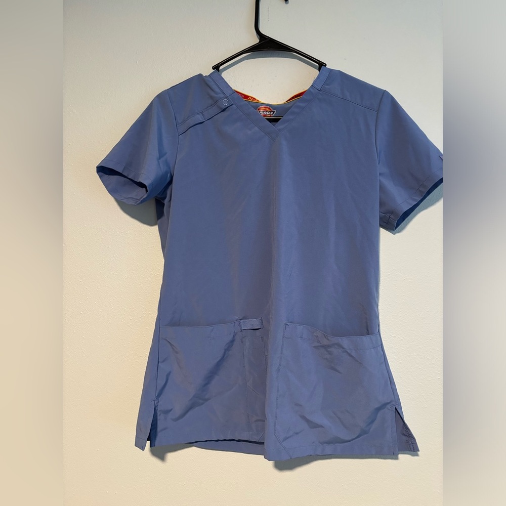Ceil Blue scrub top XS